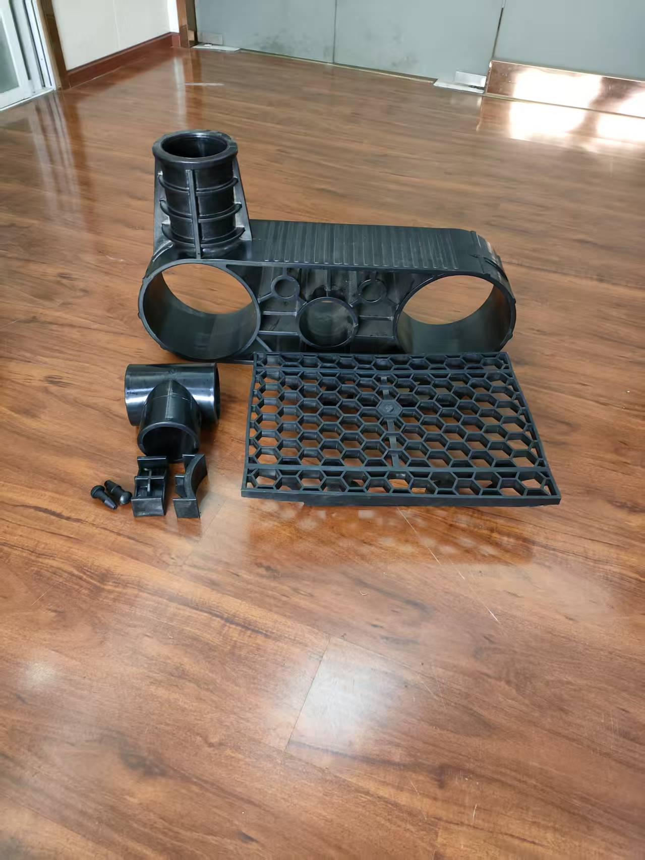 HDPE fish cage brackets, pipe connectors and anti-slip walkway components for aquaculture systems
